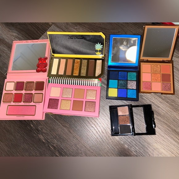 Makeup - Picture 2 of 2